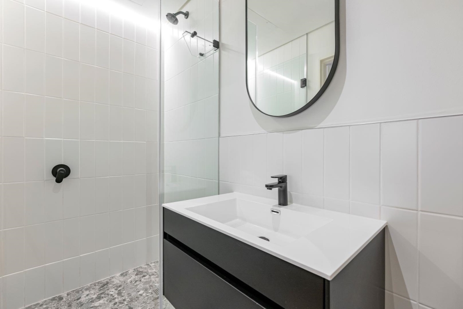 1 Bedroom Property for Sale in Sea Point Western Cape